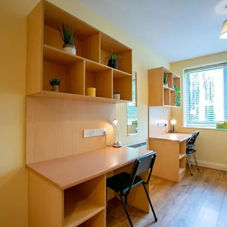 Apartman 33 - Spacious 2 Bed Apt, Sleeps 5 *