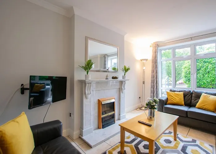 33 - Spacious 2 Bed Apt, Sleeps 5 Apartmán Galway