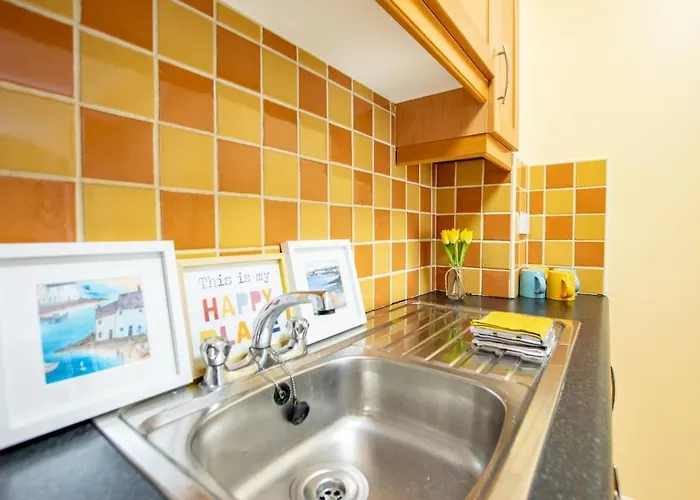 33 - Spacious 2 Bed Apt, Sleeps 5 * Galway