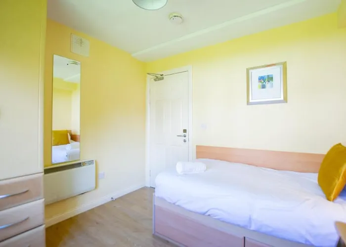 33 - Spacious 2 Bed Apt, Sleeps 5 Apartmán *