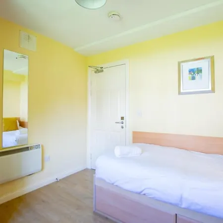 33 - Spacious 2 Bed Apt, Sleeps 5 Appartamento *